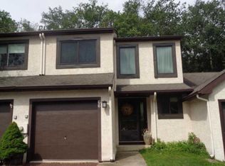 66 Five Crown Royal, Marlton, NJ 08053