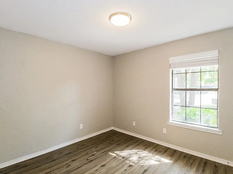 2800 Terry Ct — Photo 12