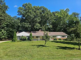 6619 Vachon Ct, Bloomfield Hills, MI 48301