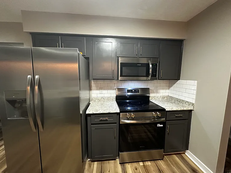 1712 Talmadge Rd — Photo 3