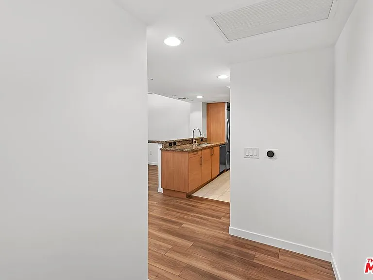 13650 Marina Pointe Dr #306 — Photo 2