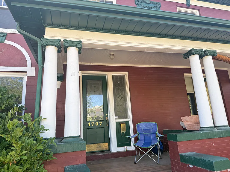 1707 Vine St — Photo 3