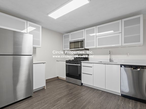 3rd image of 5 Darling St APT 7