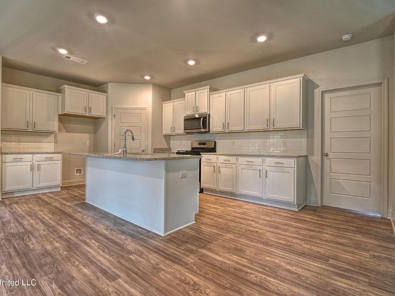 3rd image of 228 Deerfield Club Dr