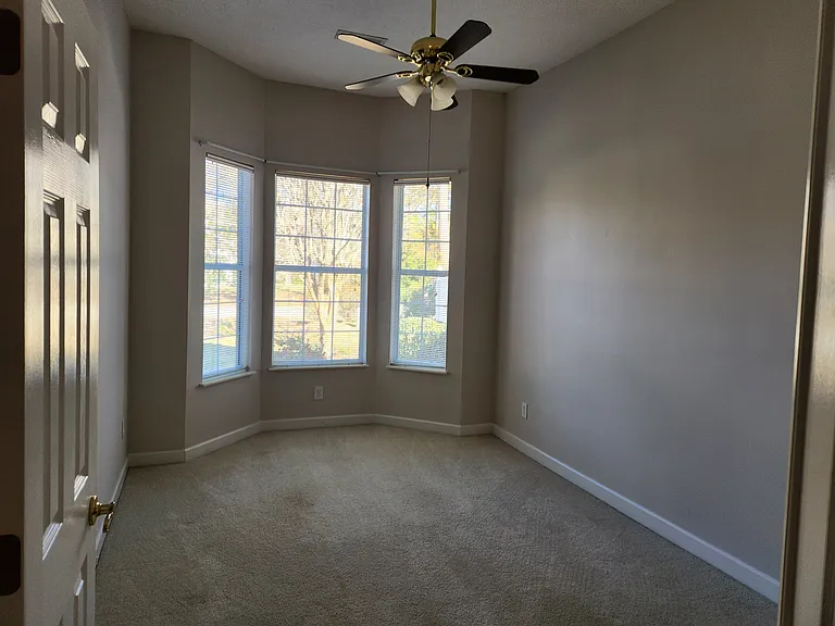 9398 Pinckney Ln — Photo 15