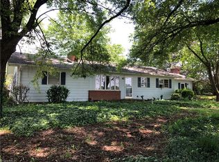 1174 Pine Ridge Rd, Mount airy, NC 27030