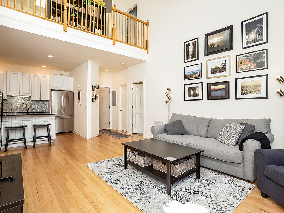 1st image of 2435 Bedford St #21V