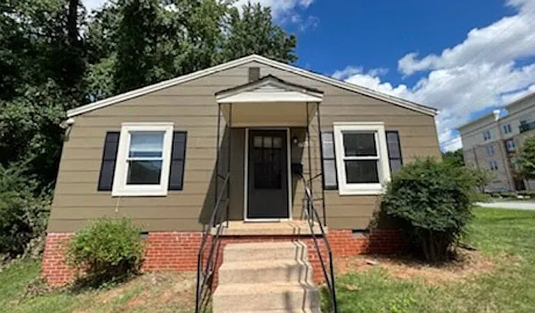 2900 Lawndale Dr — Photo 1