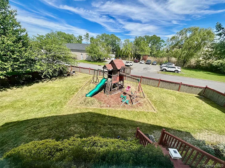 60 Peach Pl — Photo 44