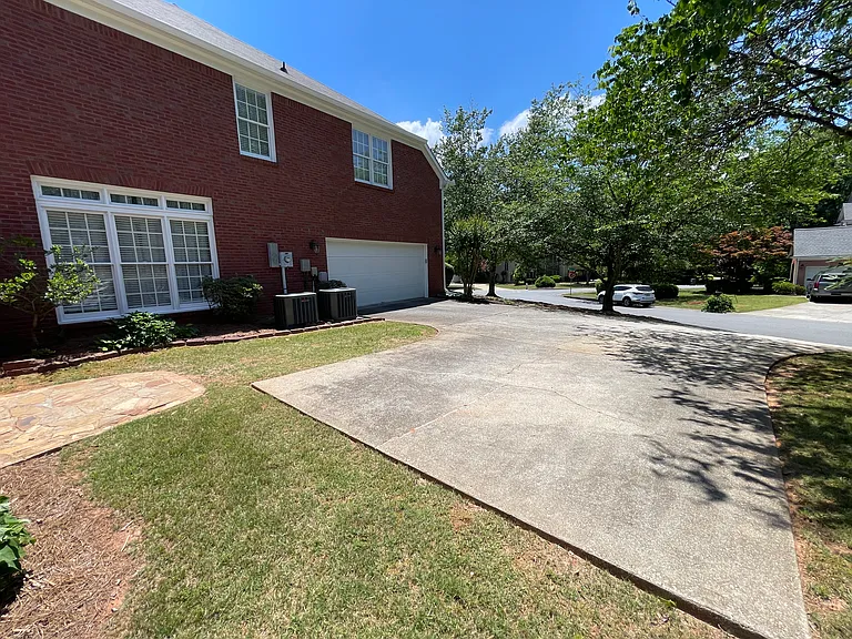 2036 Londonberry Ct — Photo 5