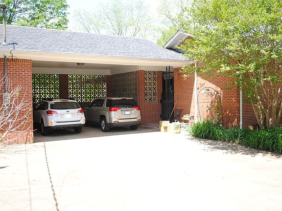 4th image of 545 W Woodward Ave