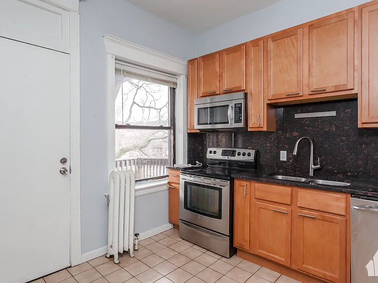 941 W Windsor Ave #3 — Photo 3