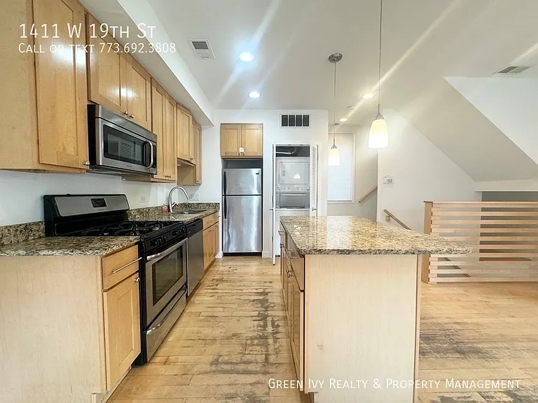 1411 W 19th St — Photo 3