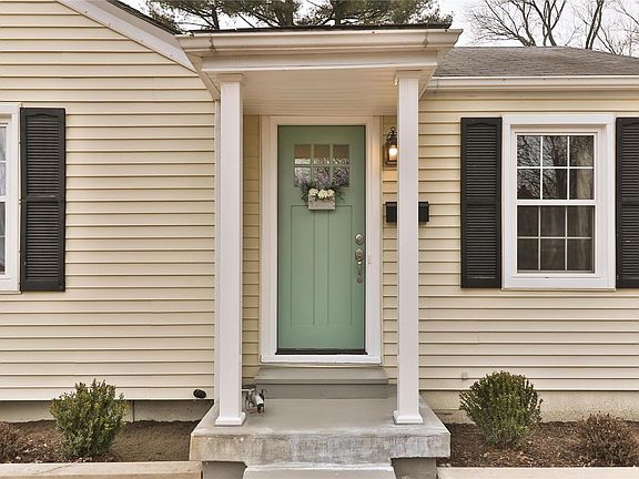 3rd image of 2917 Hilldale Ave