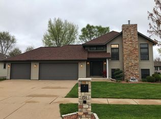 731 Shelly Ln, Onalaska, WI 54650