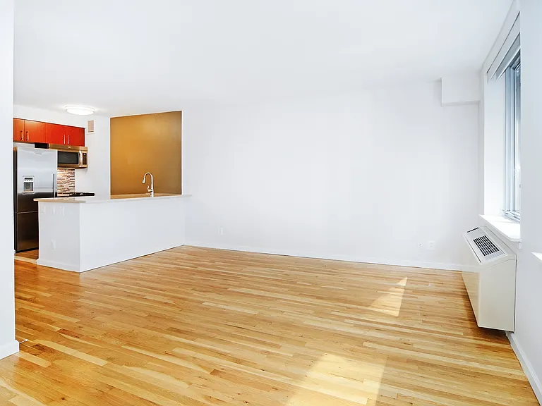21 Chelsea — Photo 20