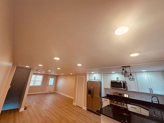 3rd image of 1304 Westbury Dr