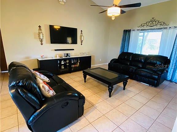4th image of 1603 Paddock Dr
