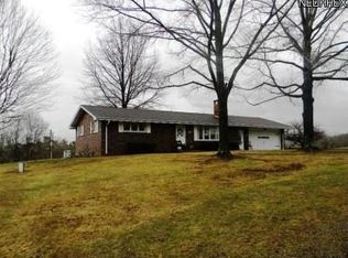 3927 Henderson School Rd NE, Mineral City, OH 44656