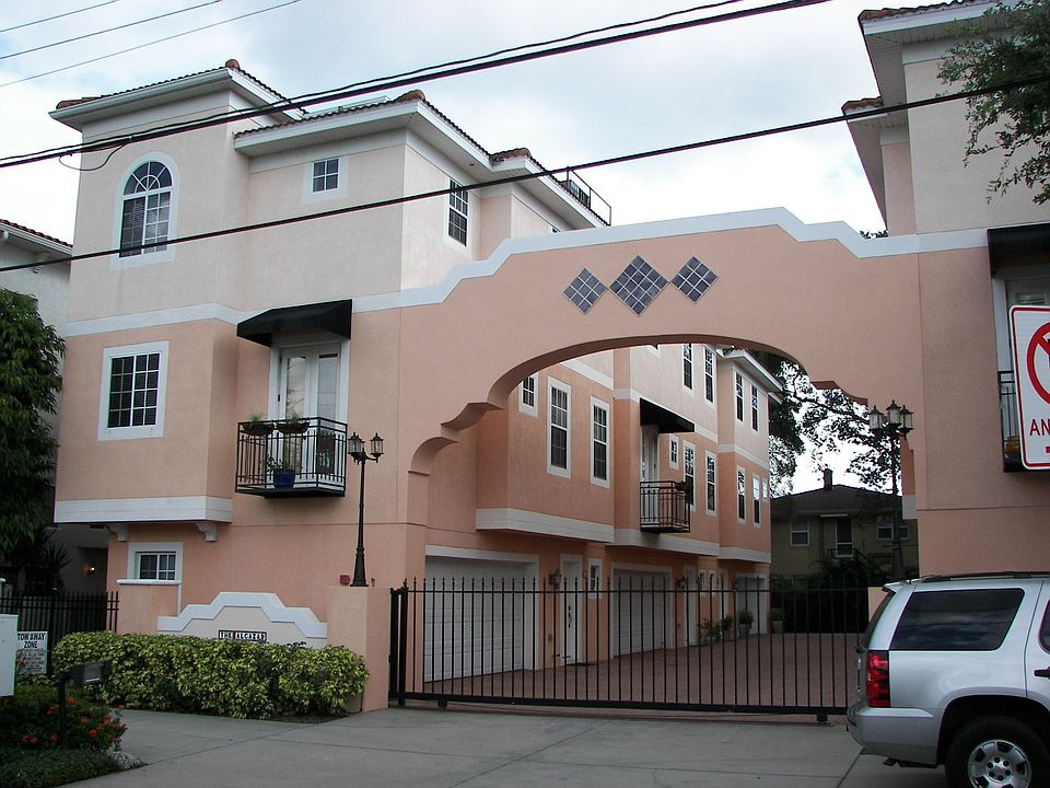2nd image of 3025 W Grovewood Ct APT C