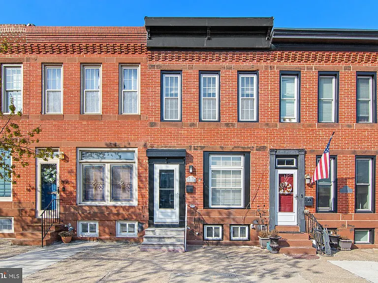 808 E Fort Ave — Photo 3
