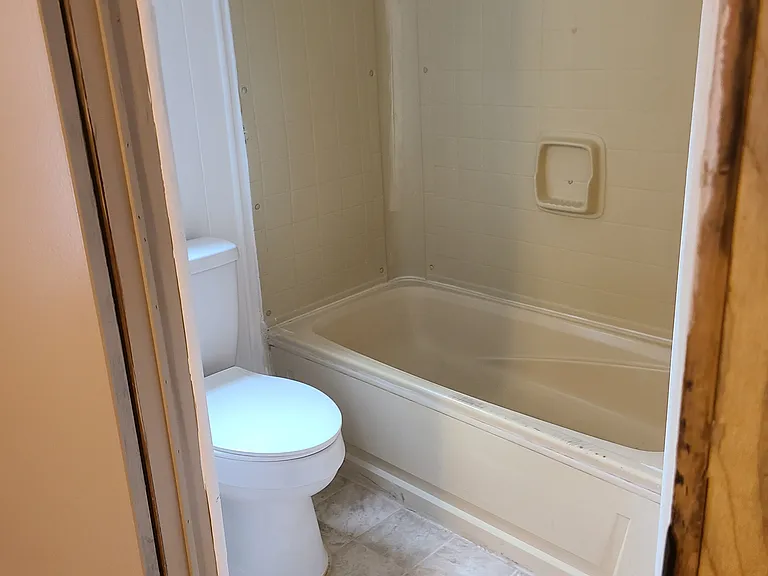 1729 Avenue B — Photo 14