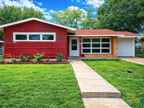 3401 Redwood Dr, Victoria, TX 77901