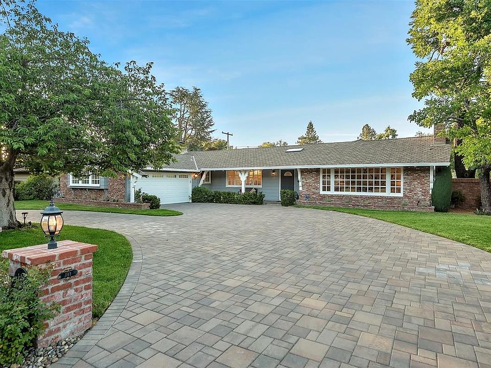 1st image of 143 Cardinal Ln