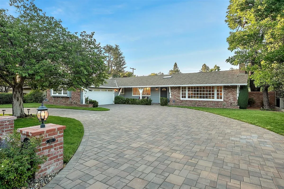143 Cardinal Ln