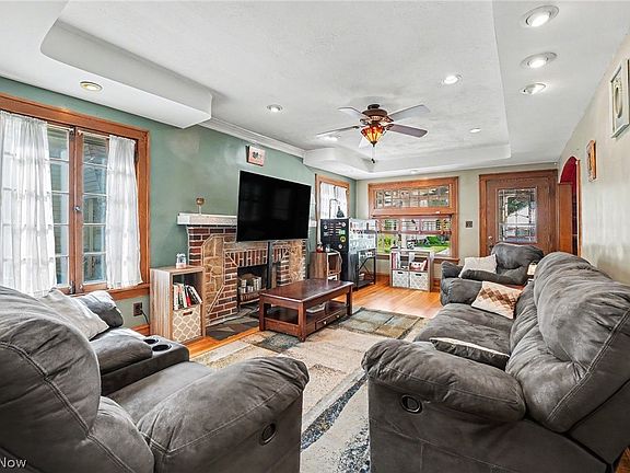 4th image of 16901 Melgrave Ave