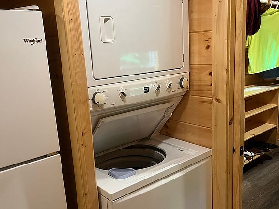 4th image of 132 Yellow Pine Rd