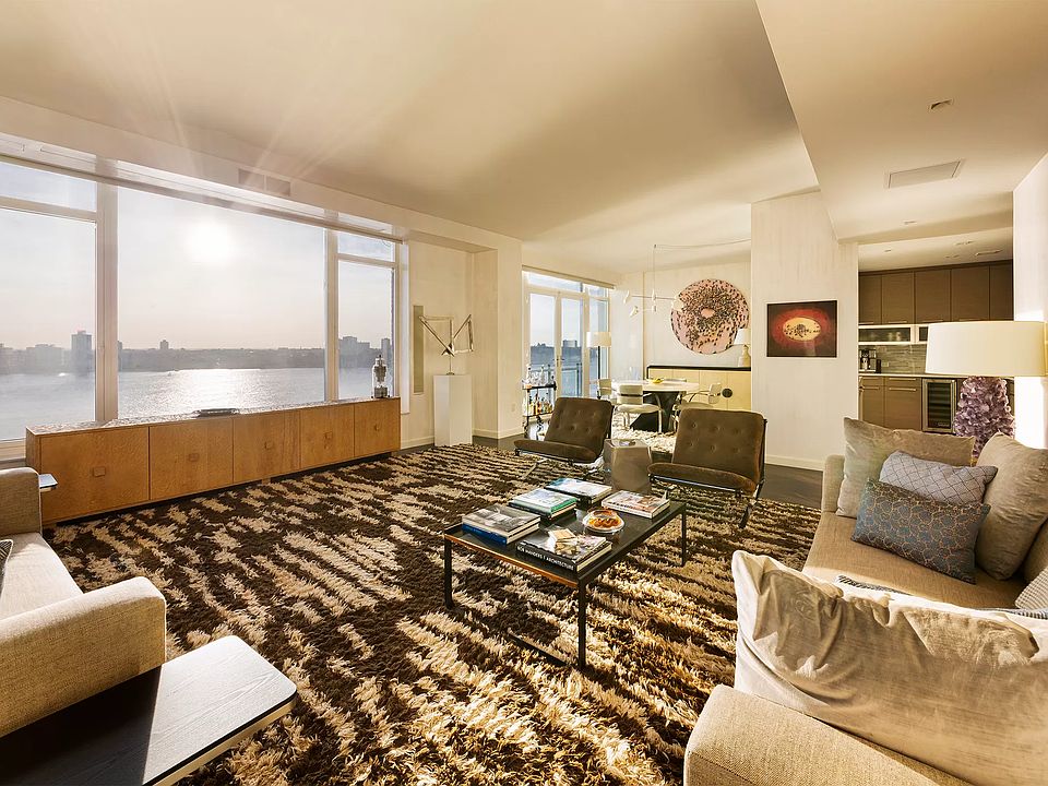 1st image of 400 W 12th St APT 15B