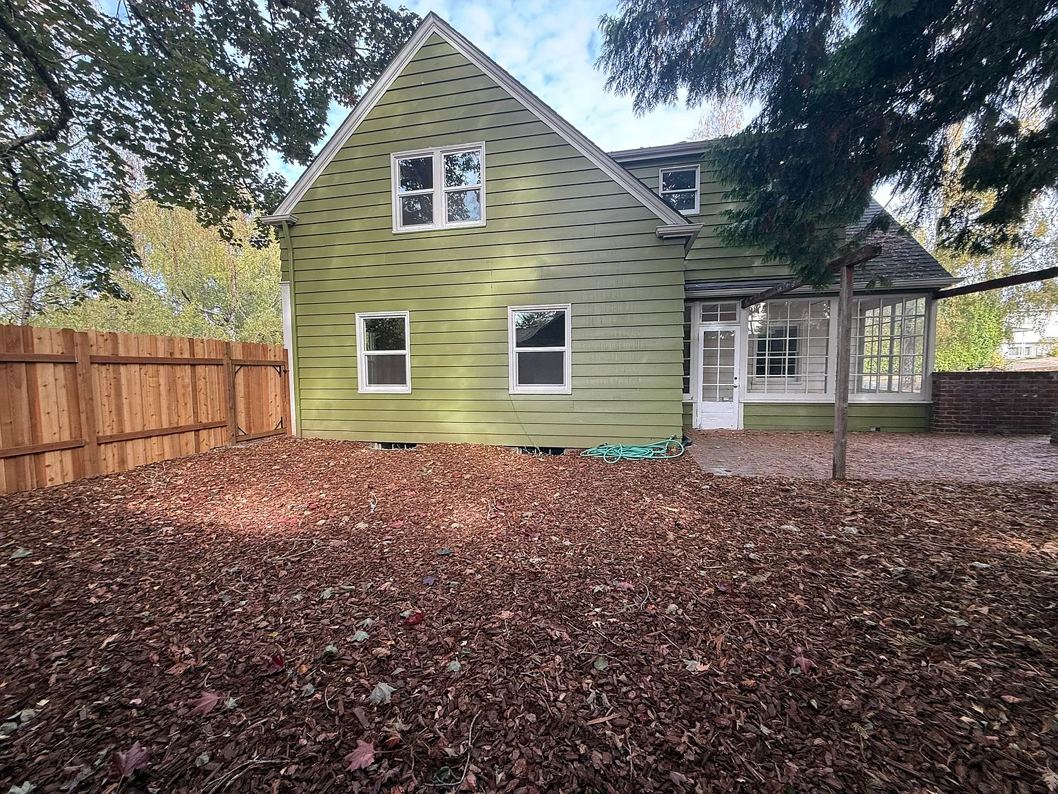 4 bed, 2.5 bath, 2750 sqft, $3,800 — Photo 2