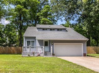 102 Barcroft Dr, Yorktown, VA 23692