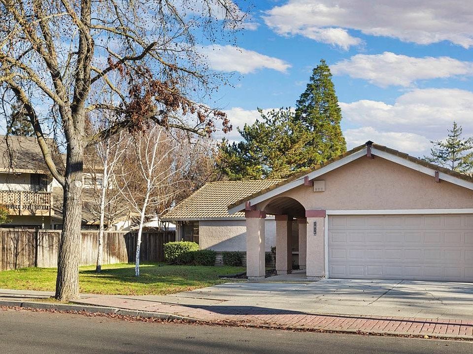 1st image of 1814 Venetian Dr