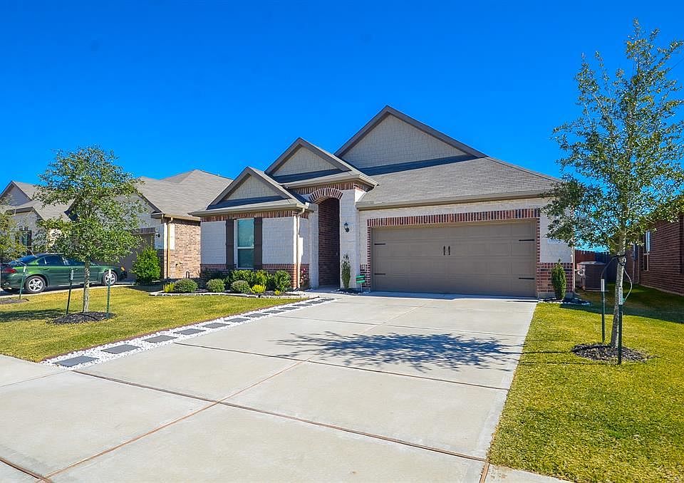 1st image of 8022 Desert Meadow Dr
