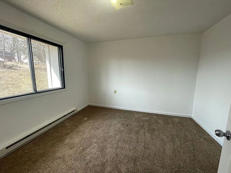 505 Barclay St — Photo 12