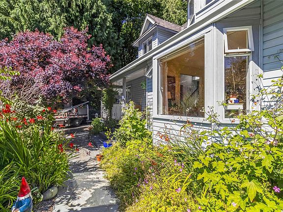4th image of 2141 Henlyn Dr