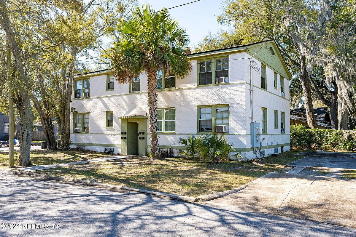 Building Photo - 2906 Silver St #1