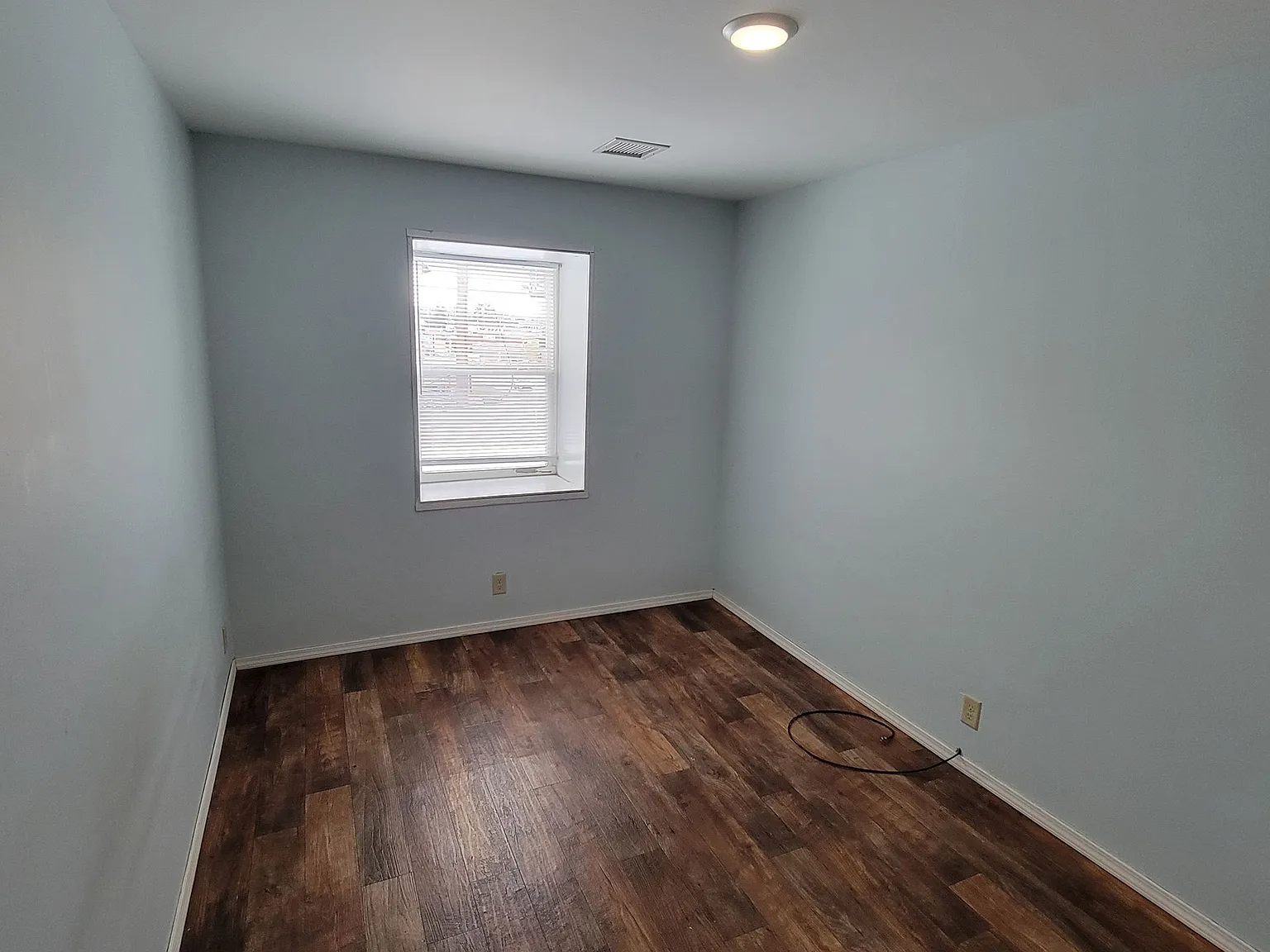 611 S Willow Ave — Photo 4