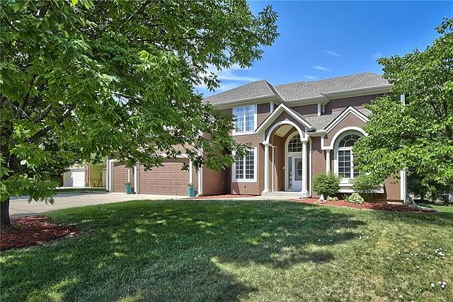 1st image of 1401 NE Tara Ct