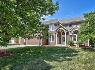 1401 NE Tara Ct, Lees Summit, MO 64064