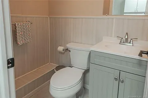 8 Bronson Dr — Photo 11