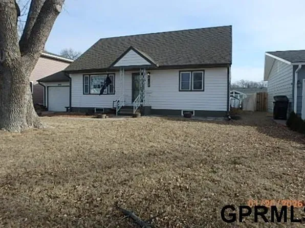 1740 Mayfair Ave, Fremont, NE 68025