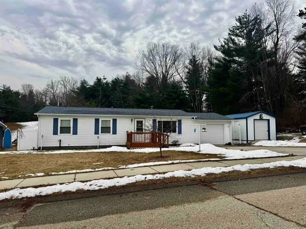 128 Bond St, Harrison, MI 48625