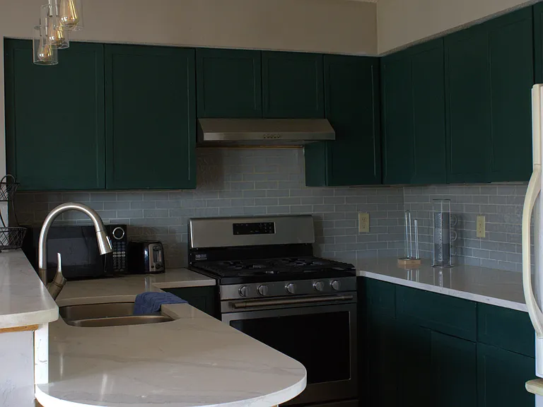 Aurora Ave — Photo 3