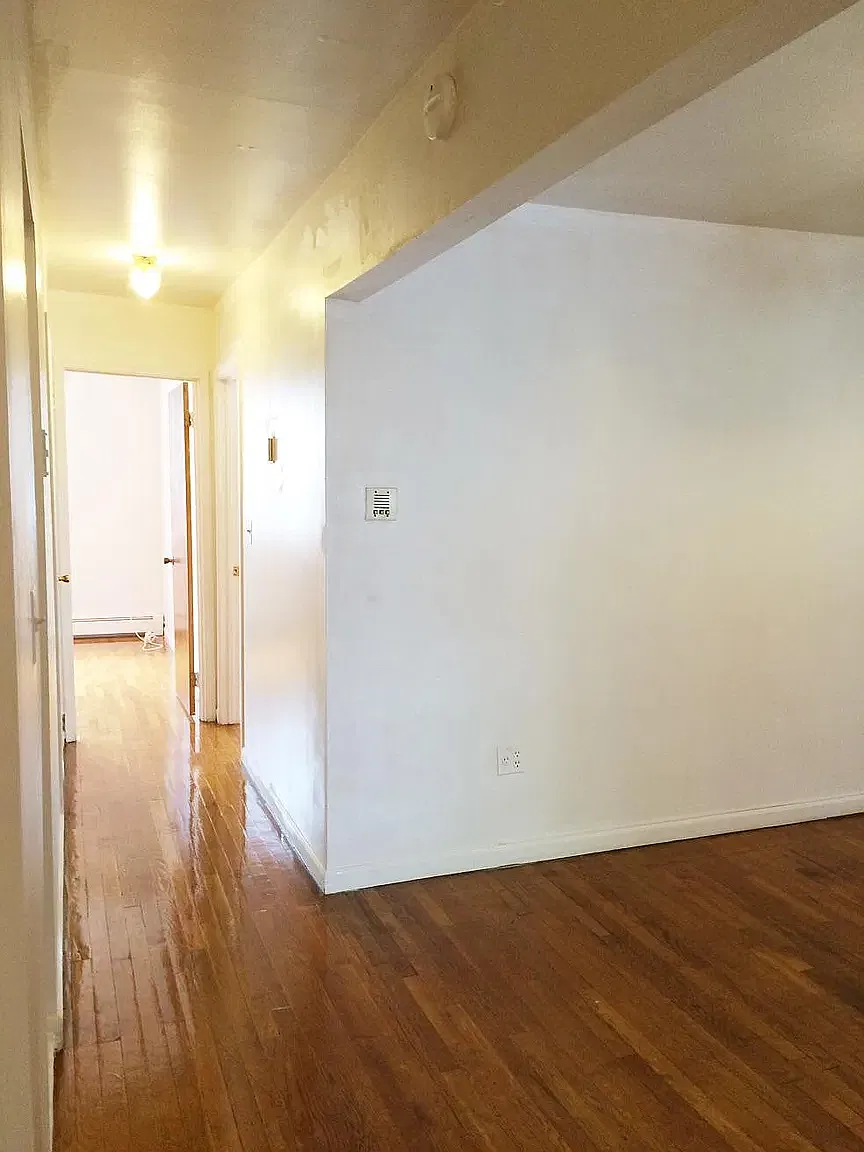 3 bed, 950 sqft, $3,200 — Photo 2