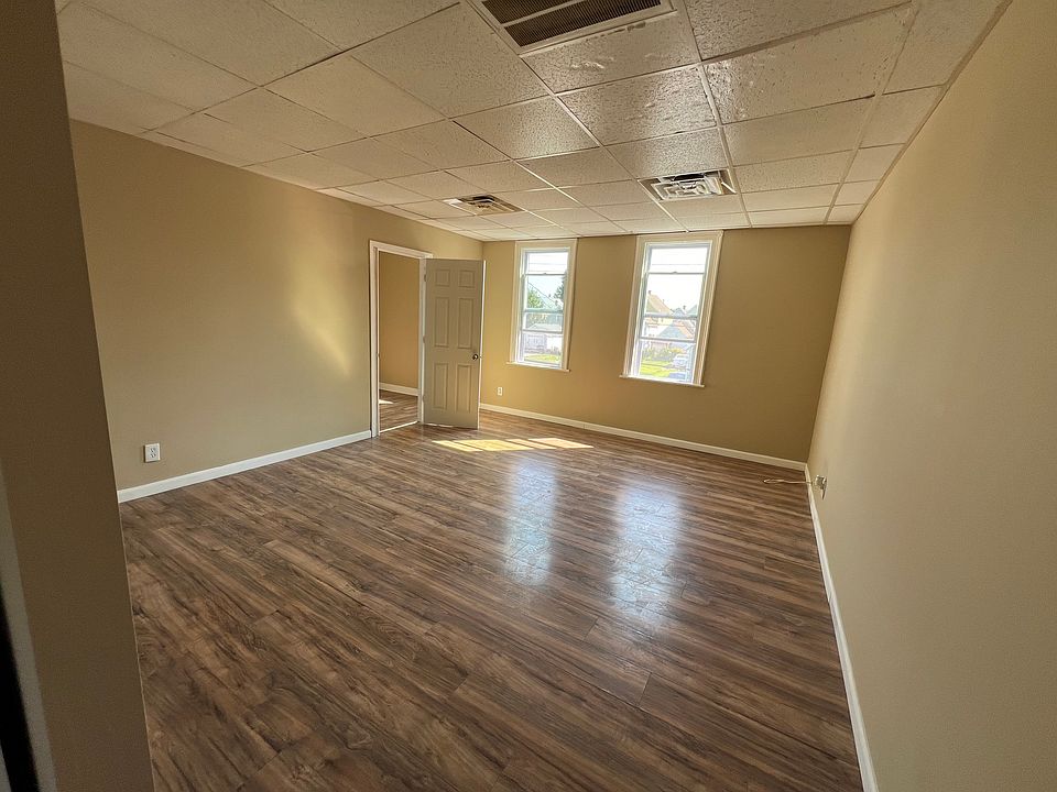 1st image of 208 Weimar St Unit 2
