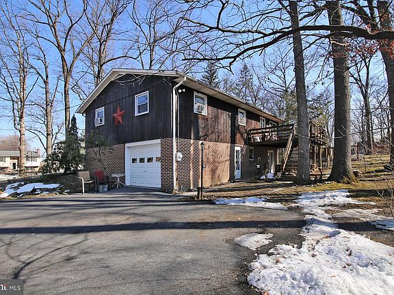 3rd image of 68 Eisenhauer Rd