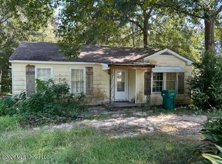 203 S Haynes St, Poplarville, MS 39470